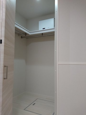 【収納】 | セルディーナ松波 | 洋室・ウォークインクローゼット。