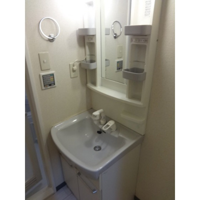 【洗面所】 | プリマヴェーラ問屋町 | スペースが確保できる洗面所です