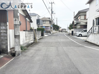 【前面道路含む現地写真】 | 明石市魚住町錦が丘一丁目　建築条件無し売り土地 | ☆建築条件なし☆
西側道路幅員7ｍ以上あります♪