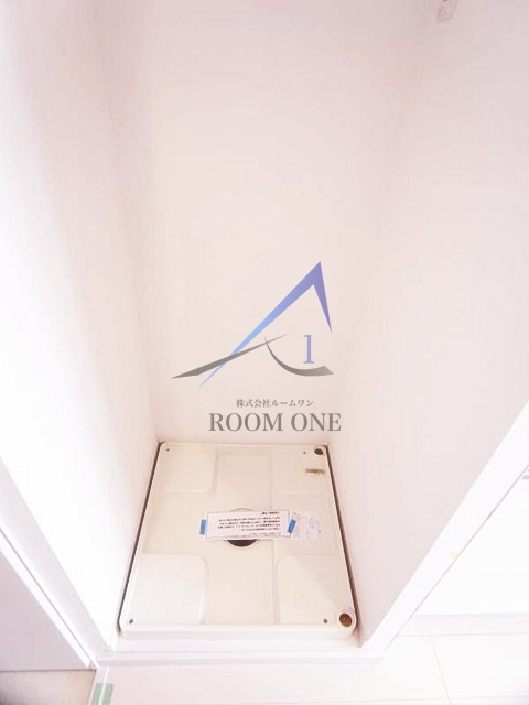 サンハイム高砂の設備|洗濯機置き場です。