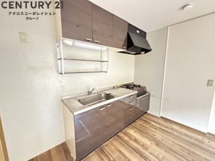 収納豊富なキッチンです♪