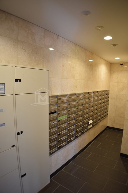 レジュールアッシュ九条のロビー