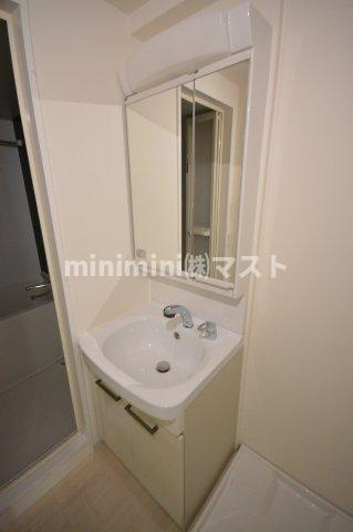 レジュールアッシュ九条の洗面所