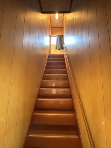 【内装】 | 山鹿市久原 | ☆手すり付きのい階段で昇り降りも安心です☆