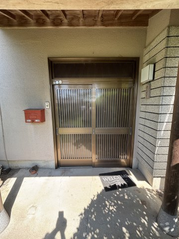 【玄関】 | 山鹿市久原 | ☆重厚感のある落ち着いた玄関回りです☆