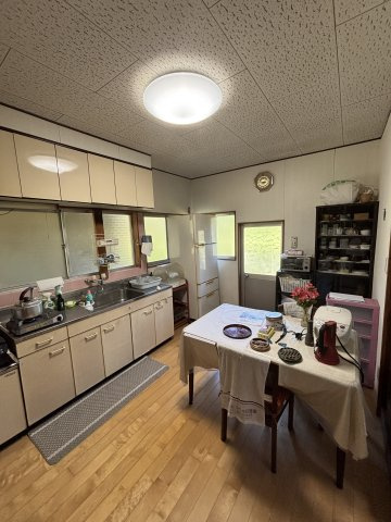 【キッチン】 | 山鹿市久原 | ☆収納スペースもたっぷりのキッチン♪勝手口もあります☆