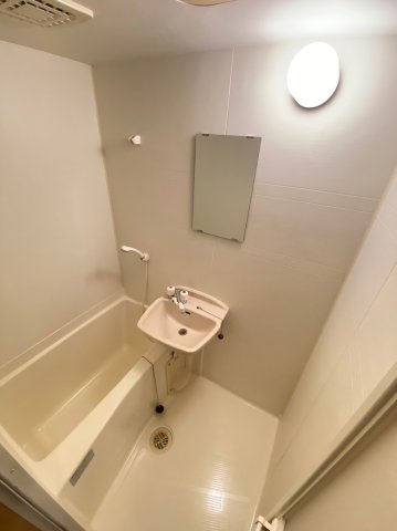 メゾンソレイユ浅草の浴室