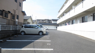 【駐車場】