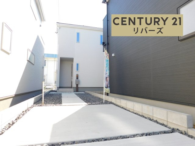 名古屋市中川区戸田２丁目の新築一戸建の前面道路含む現地写真|☆２号棟☆　　いつでもご案内出来ます♪（お問合せ当日、平日、水曜、夜間でもＯＫ）　敷地４９．４４坪！　駐車３台ＯＫ！　南に広い庭付き♪　続き間ＬＤＫ２０．２５帖♪　２階全室南向き・ＷＩＣ完備！