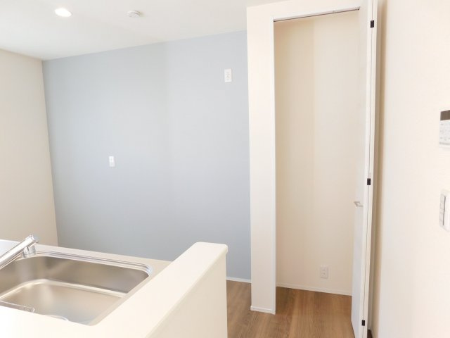 名古屋市中川区戸田２丁目の新築一戸建の収納|◇パントリー◇　　日用品や食料品のストックに便利です♪