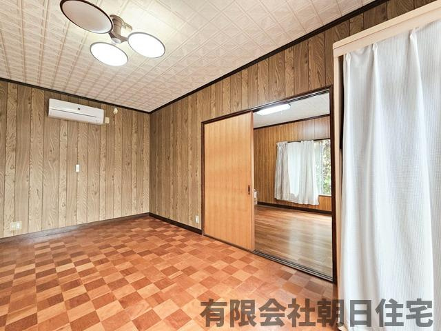 【洋室】 | 木次町西日登中古戸建 | 明るい洋室です