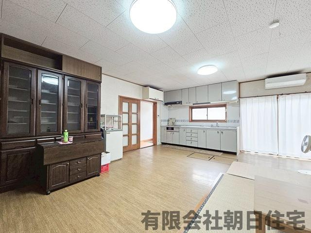 【居間・リビング】 | 木次町西日登中古戸建 | 使いやすいリビングです