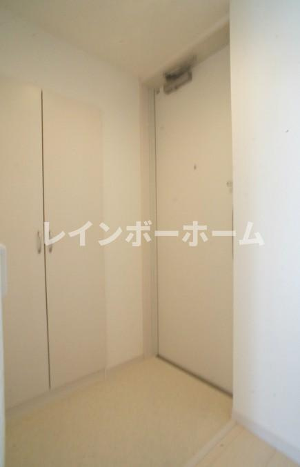 リブリ・ラ・ソーレの玄関