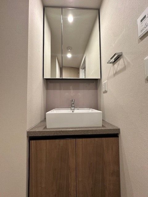 アーバンコア原宿の独立洗面台|参考写真