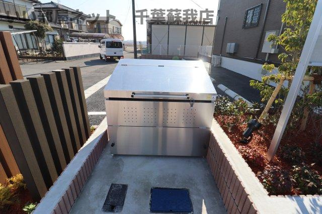 ヴィラ・オアシスのその他共用部分|ゴミストッカー