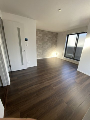 【居間・リビング】 | T&Fレジデンス西戸部 | 8.1帖の広々とした洋室♪