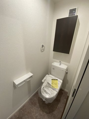 【トイレ】 | T&Fレジデンス西戸部 | 嬉しい収納付きの個室トイレ♪