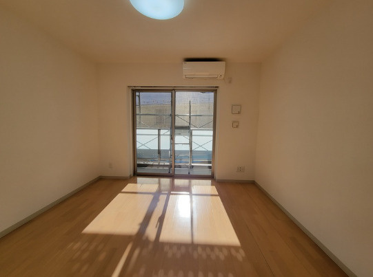 ガーデン千歳船橋の居間・リビング