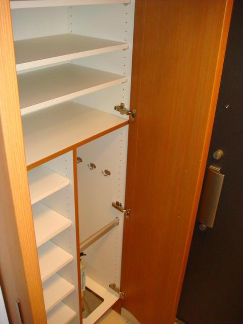 ドゥーエ五反田の収納| シューズボックス