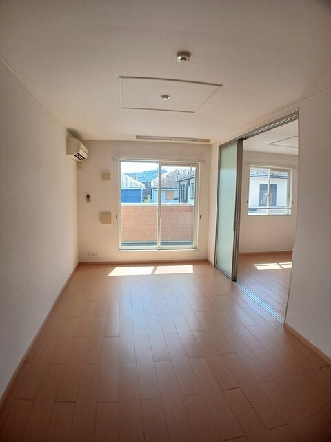 グリーンウッドⅢの居間・リビング