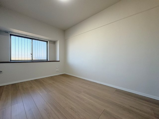 エフローレ新三郷216の洋室|洋室6帖・主寝室としていかがでしょう