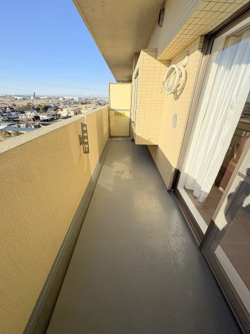 エフローレ新三郷216のバルコニー|西向きバルコニー