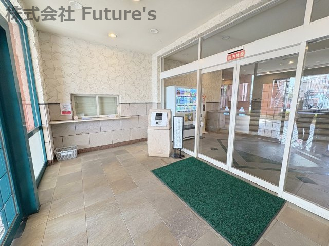 エフローレ新三郷216のエントランス|安心のオートロック付マンション