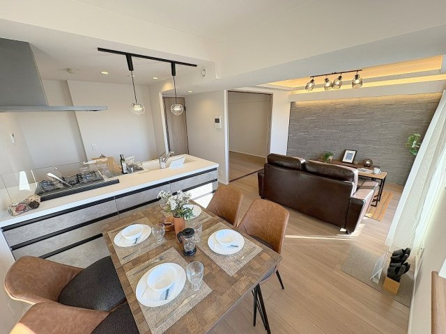 エフローレ新三郷216