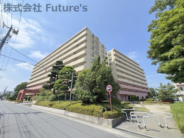 エフローレ新三郷216の外観|安心のオートロック付きマンション