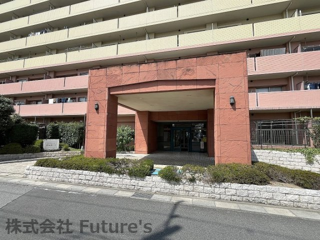 エフローレ新三郷216のエントランス|マンションエントランスの写真です