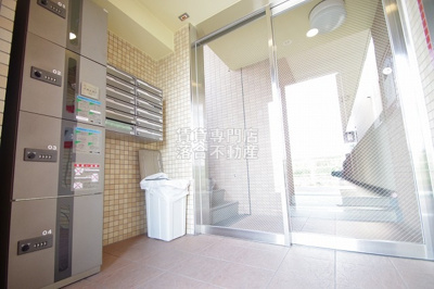 【ロビー】 | リモンターニュ | 宅配ＢＯＸ完備