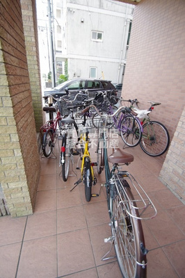 【その他共用部分】 | リモンターニュ | 駐輪スペースあり