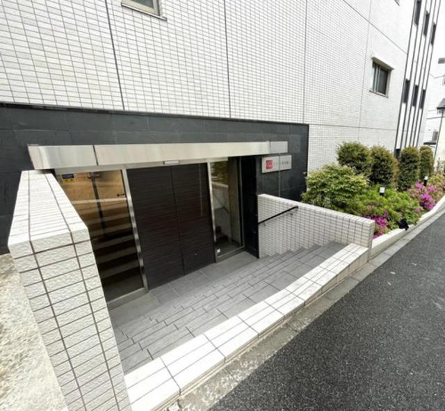 ドゥーエ参宮橋のエントランス