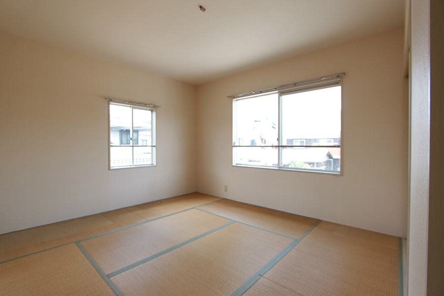 メゾン桐ケ窪Cの寝室|北側和室8畳　※別部屋反転間取り写真につき若干相違有