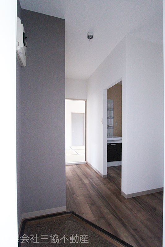 メゾン桐ケ窪Bの玄関|下駄箱付き