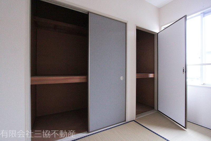 メゾン桐ケ窪Bの収納|和室6畳の1.5間分押入れ