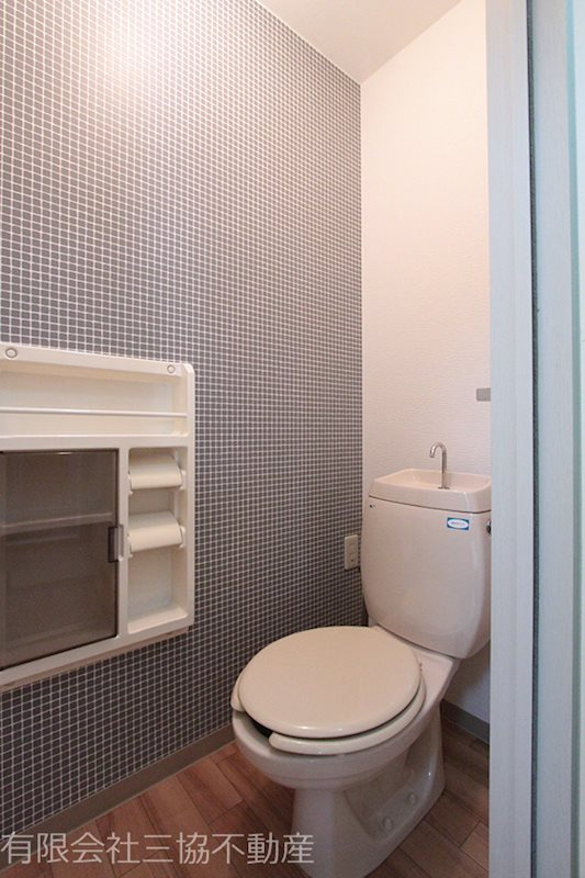 WING　Bのトイレ|バス・トイレ別タイプ　あると便利な棚付き