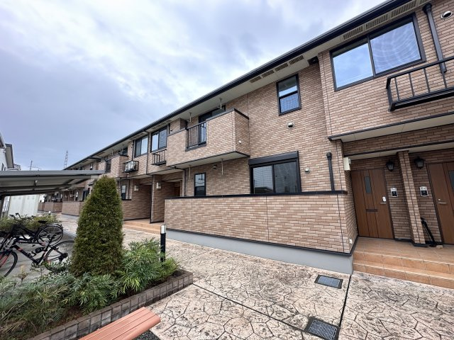 エレガントリヴの外観