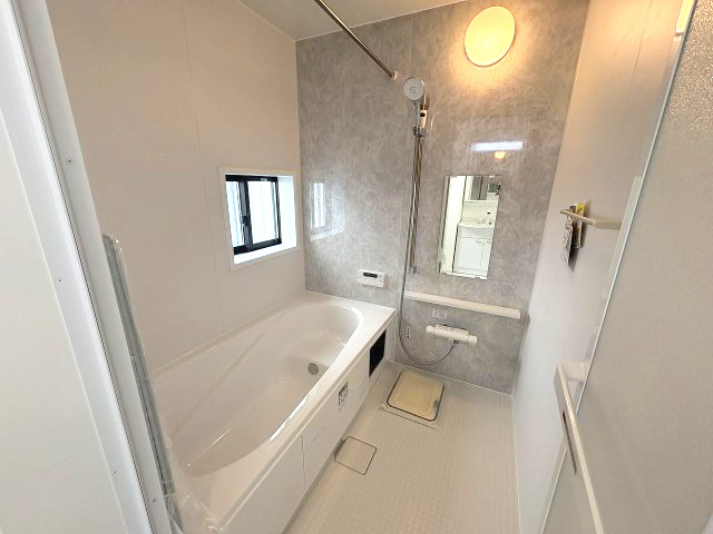 【浴室】 | 福岡市東区青葉6丁目　B号棟（全2棟）【仲介手数料無料・0円】 | 施工例。浴室です。施工例は完成時と異なる場合があります。