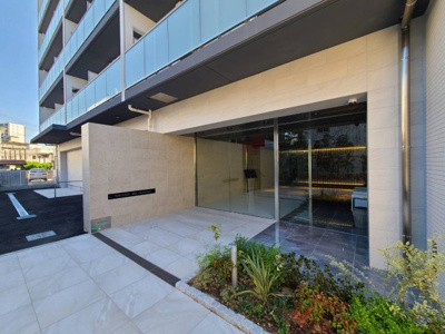 【エントランス】 | スプランディッド新大阪EAST | 清潔なエントランスです