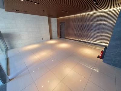 【ロビー】 | スプランディッド新大阪EAST | 清潔なロビーです