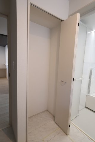 《仲介手数料無料》志木市下宗岡４丁目18-13(4号棟)新築一戸建てグラファーレの収納|撮影日 2025年11月21日 14:30 晴れ