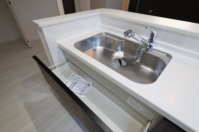 《仲介手数料無料》志木市下宗岡４丁目18-13(4号棟)新築一戸建てグラファーレのキッチン|撮影日 2025年11月21日 14:30 晴れ