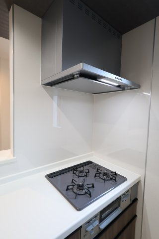 《仲介手数料無料》志木市下宗岡４丁目18-13(4号棟)新築一戸建てグラファーレのキッチン|撮影日 2025年11月21日 14:30 晴れ