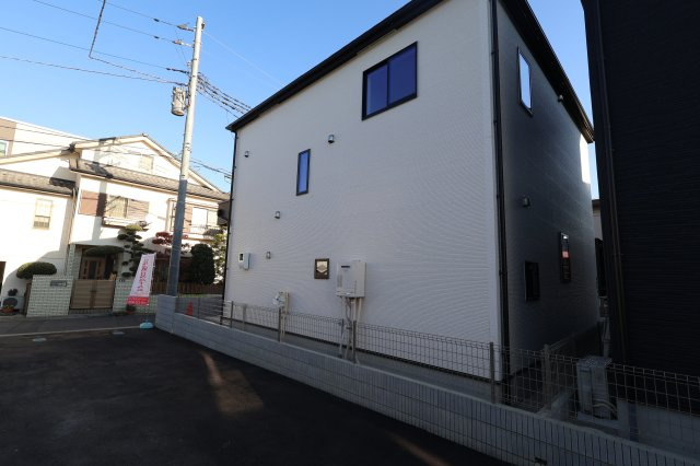 《仲介手数料無料》志木市下宗岡４丁目18-13(4号棟)新築一戸建てグラファーレの外観|撮影日 2025年11月21日 14:30 晴れ