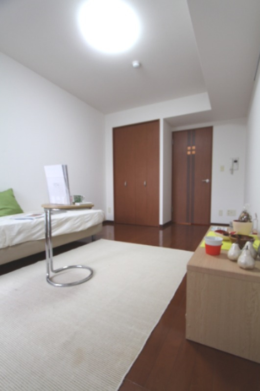 プライムアーバン中目黒の洋室|明るい洋室です