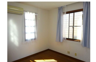 【内装】 | 中里町貸家 | 明るい色調の室内です