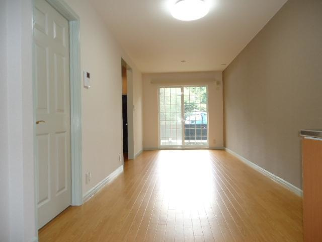 メゾンコリーヌの居間・リビング|ＬＤＫ、１３．１帖