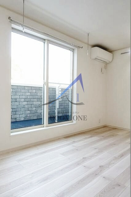 ハーミットクラブハウス新子安Ⅲの居間・リビング|洋室のお部屋です。