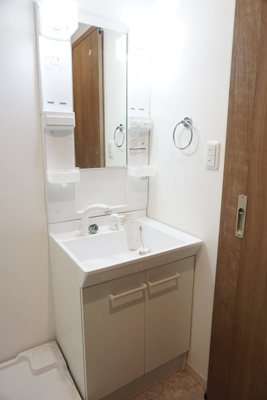 【独立洗面台】 | キャメルWARABI | 独立洗面台、小物を置くことができて便利です